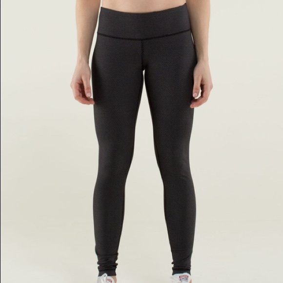 lululemon athletica Pants - Lululemon Wunder Under Diamond Dot Leggings